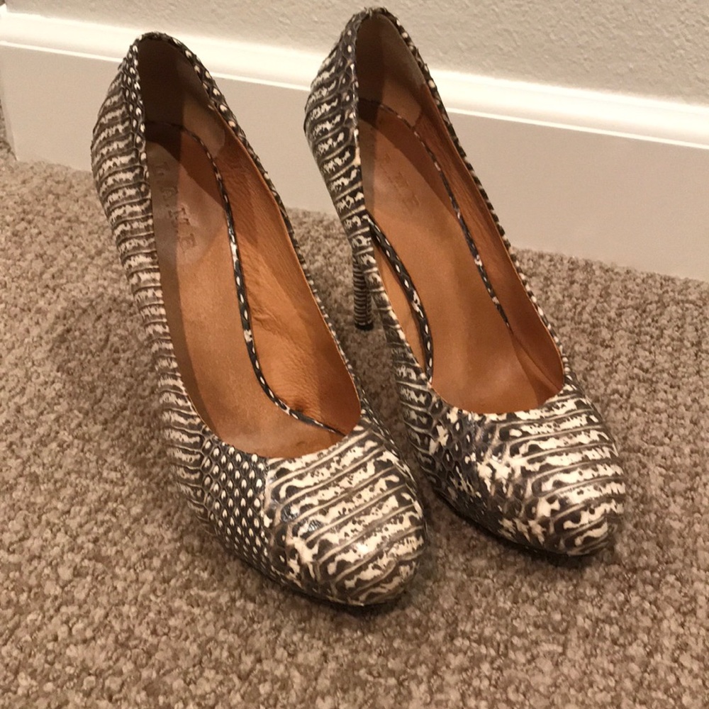 Lamb snake skin heels